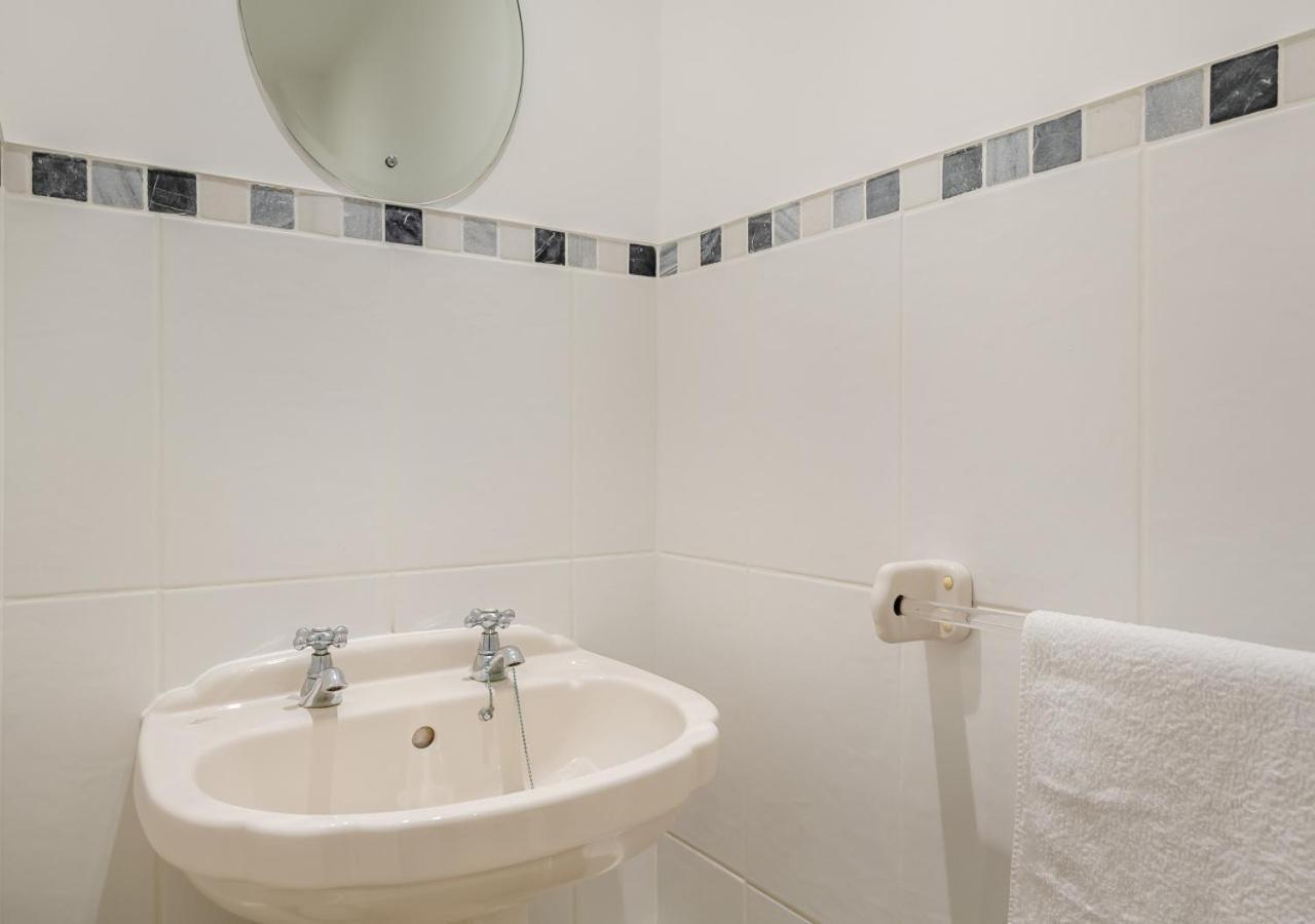 10 Riviera Villa Torquay Exterior photo